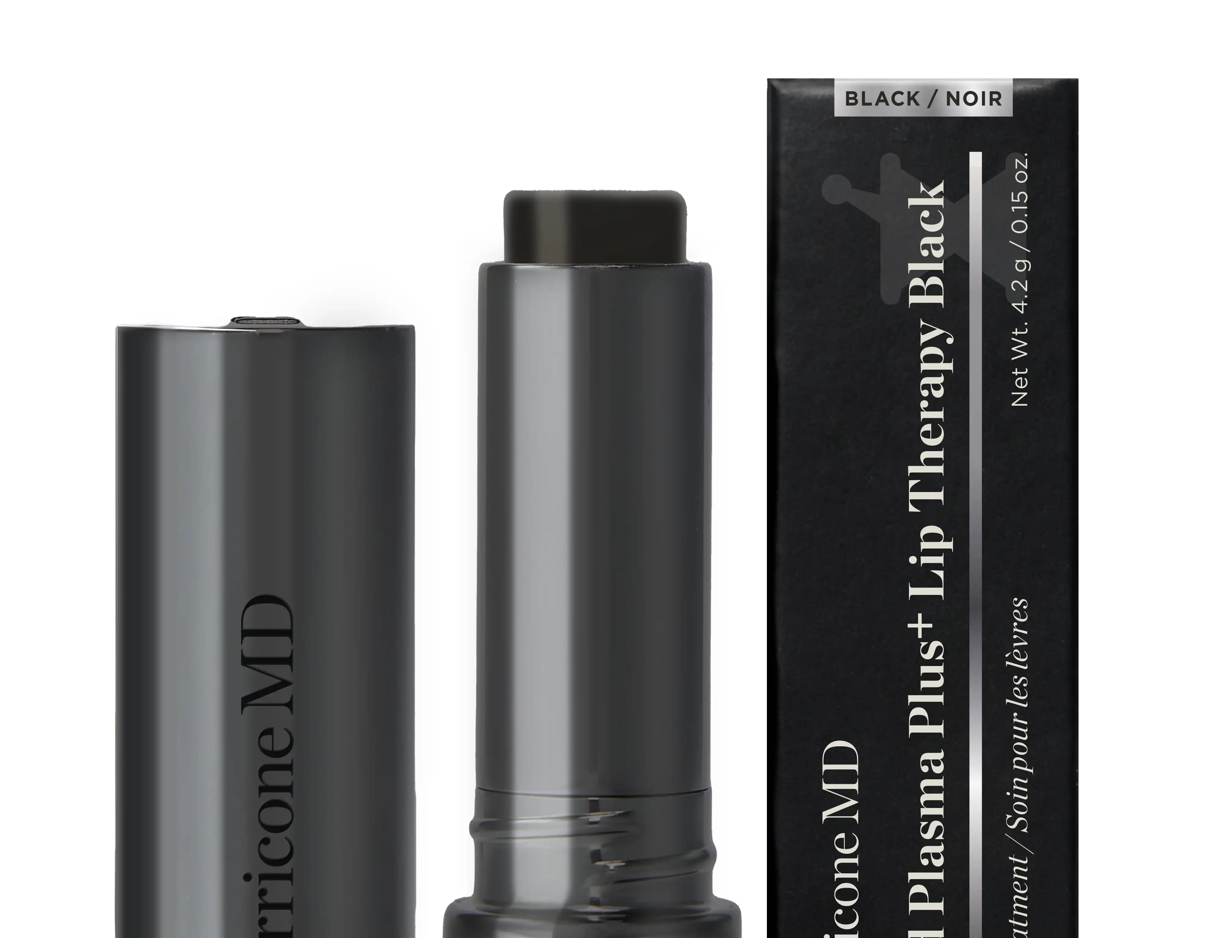 Pack del tratamiento labial Perricone MD Cold Plasma Plus+ Lip Therapy Black junto a su estuche negro.